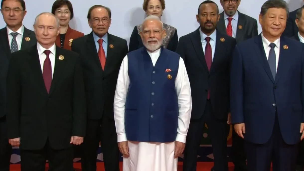 Véget ért a New Delhi-i BRICS-csúcs: Putyin hazautazott, Modi és Hszi 7 év után újra tárgyalt, de a nagy kérdésekben nem történt áttörés