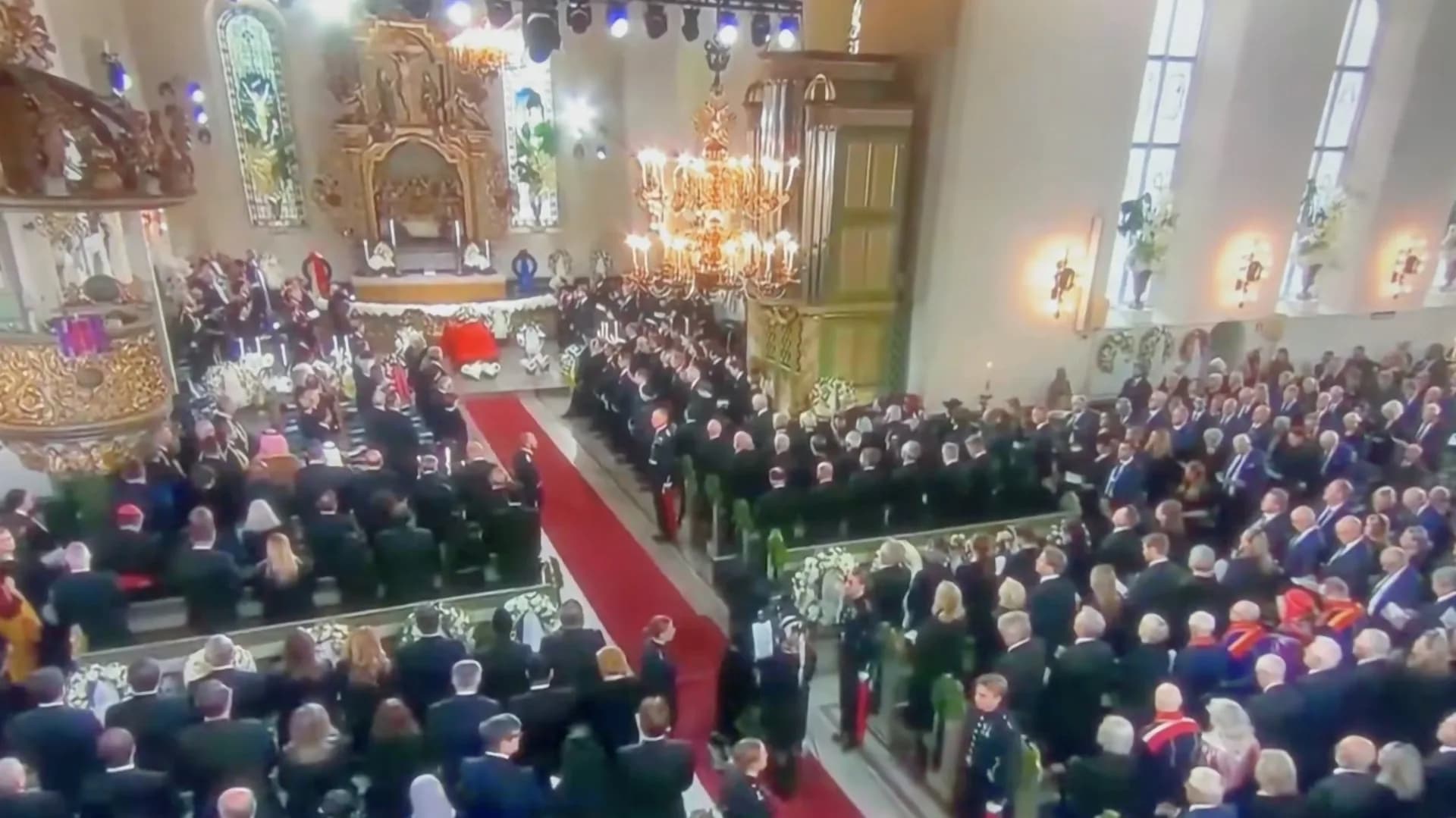 A világ uralkodói és vezetői búcsúztatták V. Harald királyt