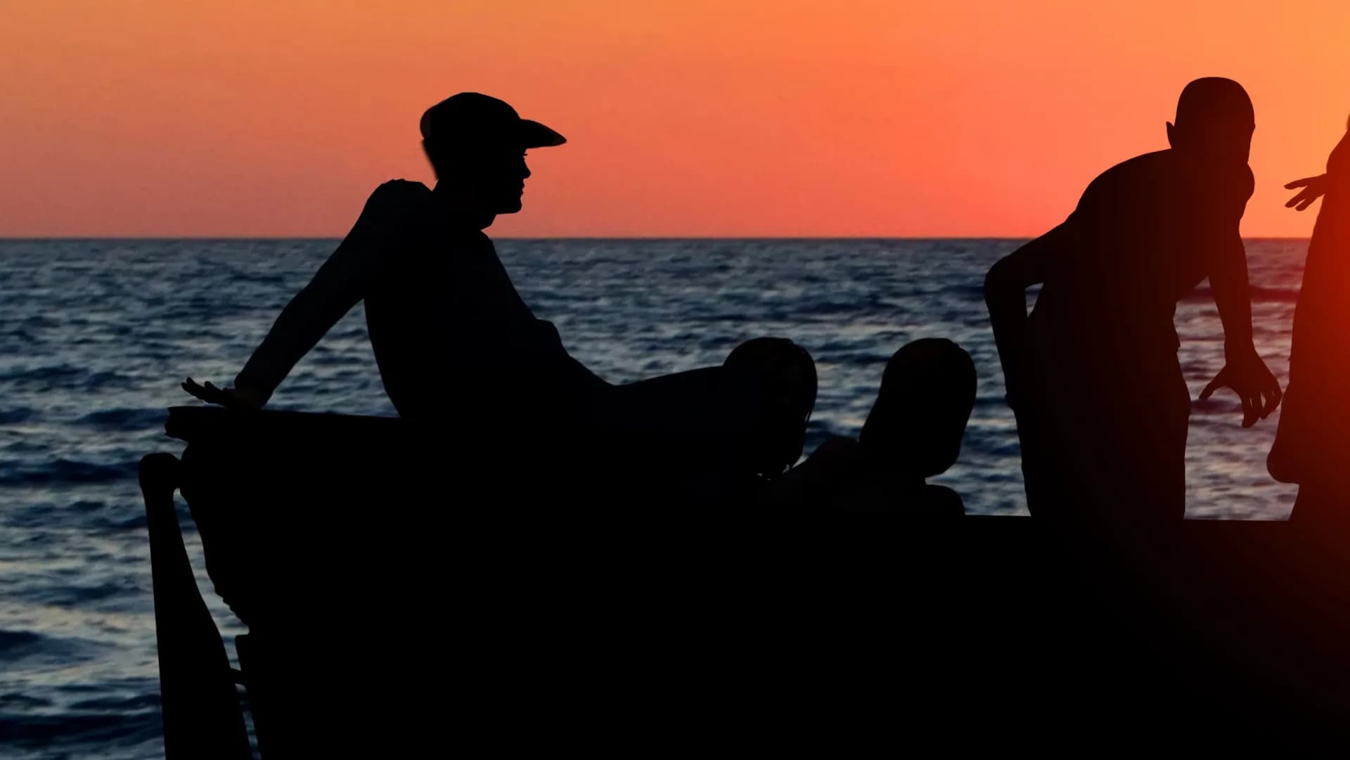 Több mint négyezer migráns átkelési kísérletét akadályozták meg a francia hatóságok